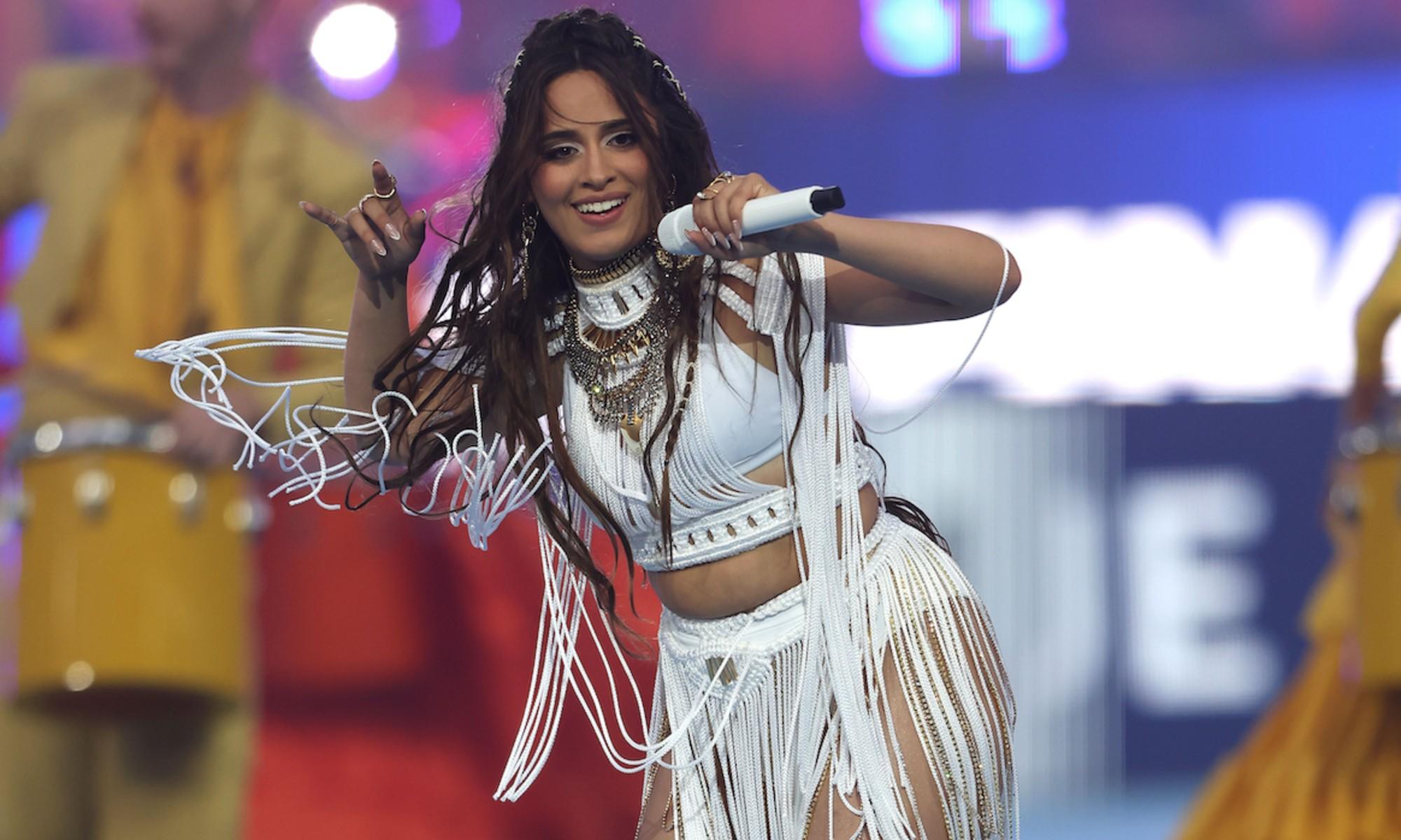 [VIDEO] Camila Cabello fue abucheada durante su presentación en la final de la Champions League