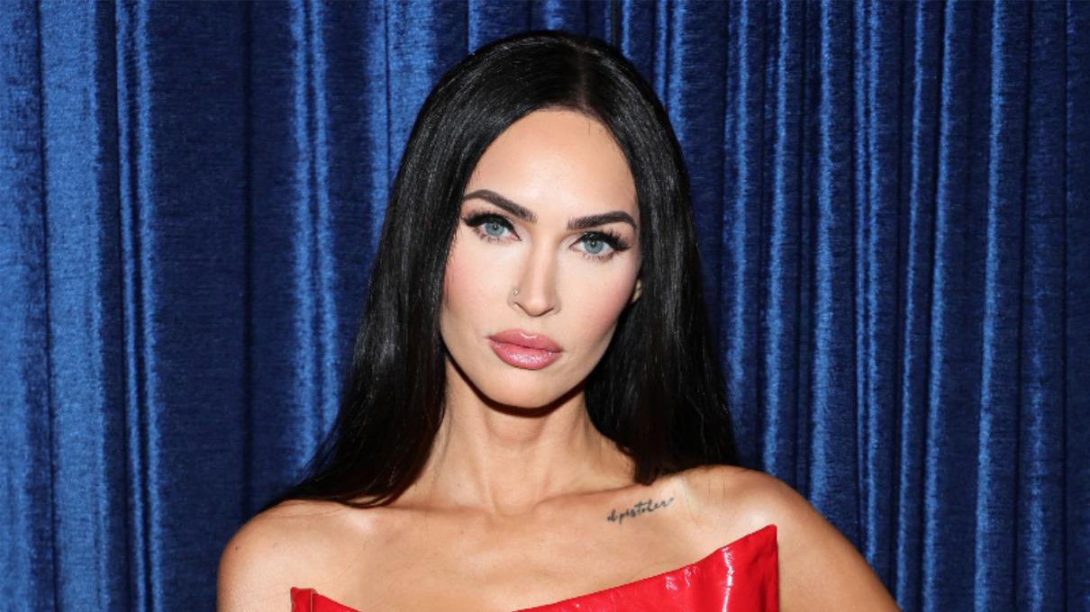 “Noah comenzó a usar vestidos a los dos años”: Megan Fox sobre la crianza no binaria de sus hijos