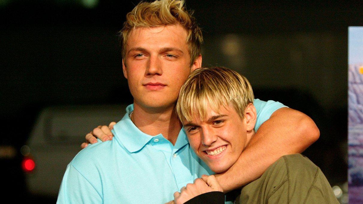 Todo lo que Nick Carter le dijo a su hermano Aaron Carter en su nueva canción ‘Hurts to Love You’