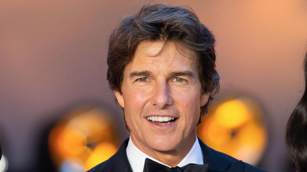 El delicioso pastel que Tom Cruise envía a sus amigos por Navidad y cómo surgió esta tradición