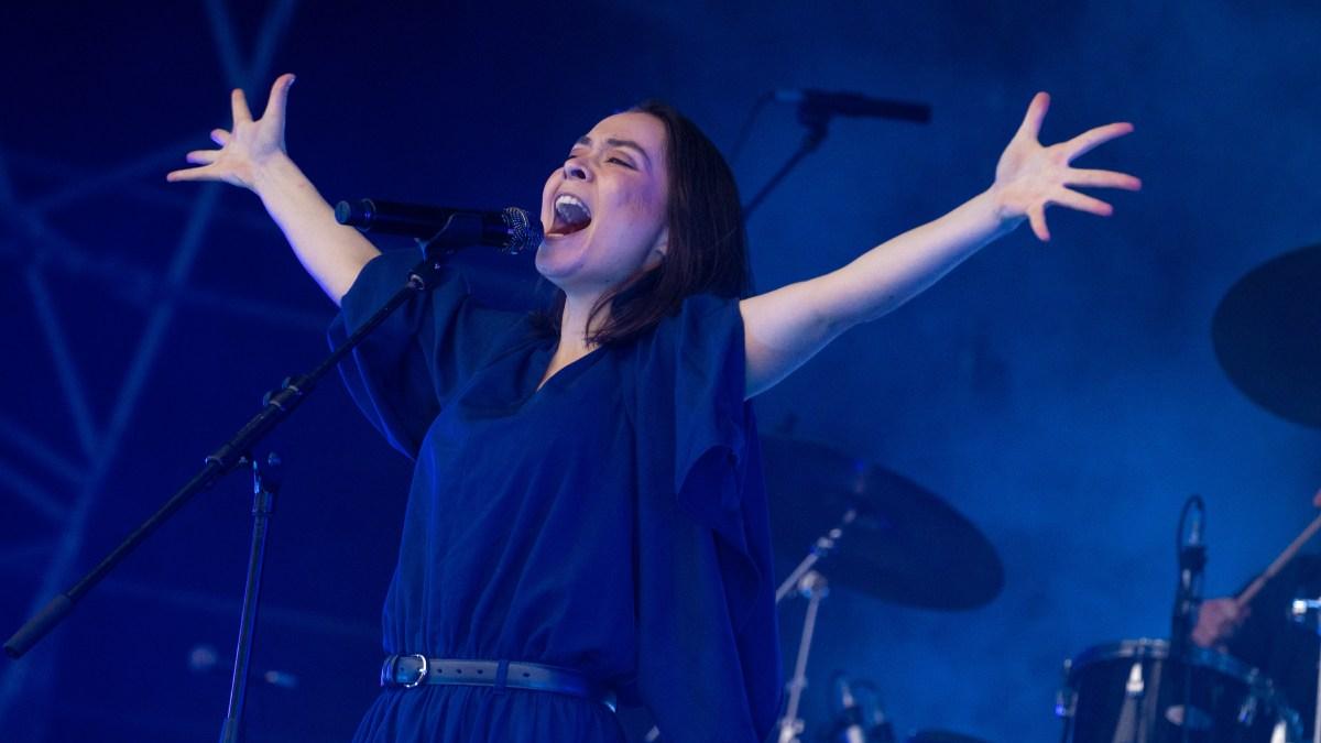 Los memes que dejó Mitski por el precio de sus boletos para el concierto en CDMX