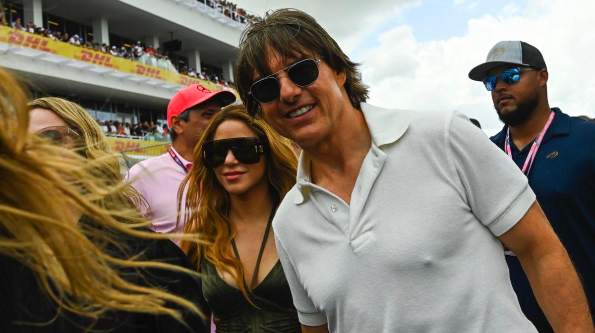 Romance a la vista: Tom Cruise le mandó flores a Shakira. Esto es lo que sabemos.