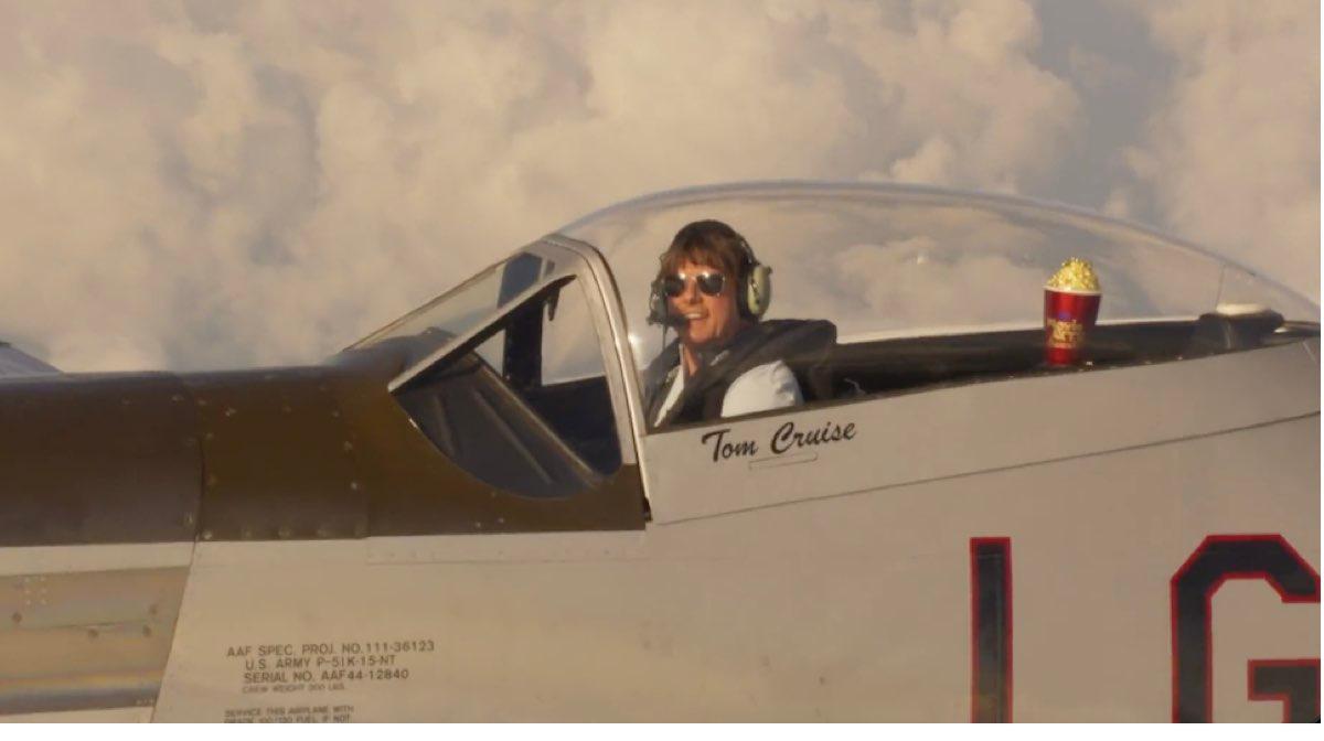 Tom Cruise recibió su premio MTV mientras piloteaba un avión. Checa aquí el video.