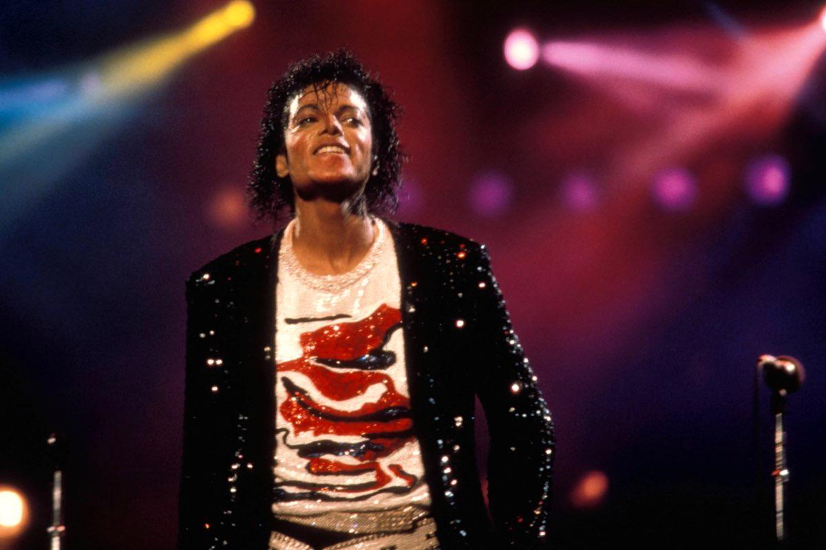 Subastarán chamarra de Michael Jackson y memorabilia de otros famosos