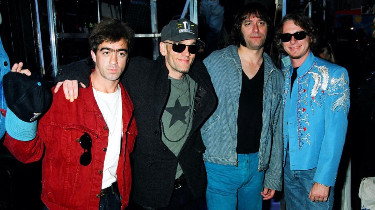 R.E.M. se reúne durante un concierto tributo. Esto fue lo que pasó
