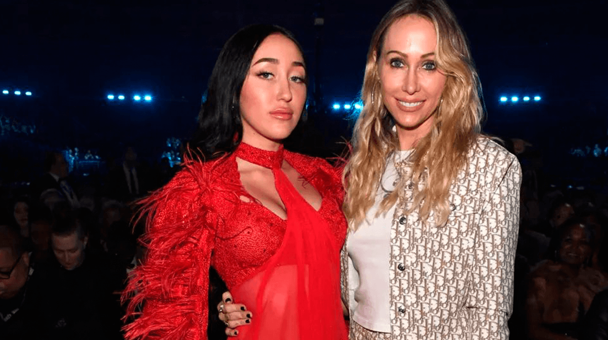 Mamá de Miley Cyrus se casó con el ex de su hija menor