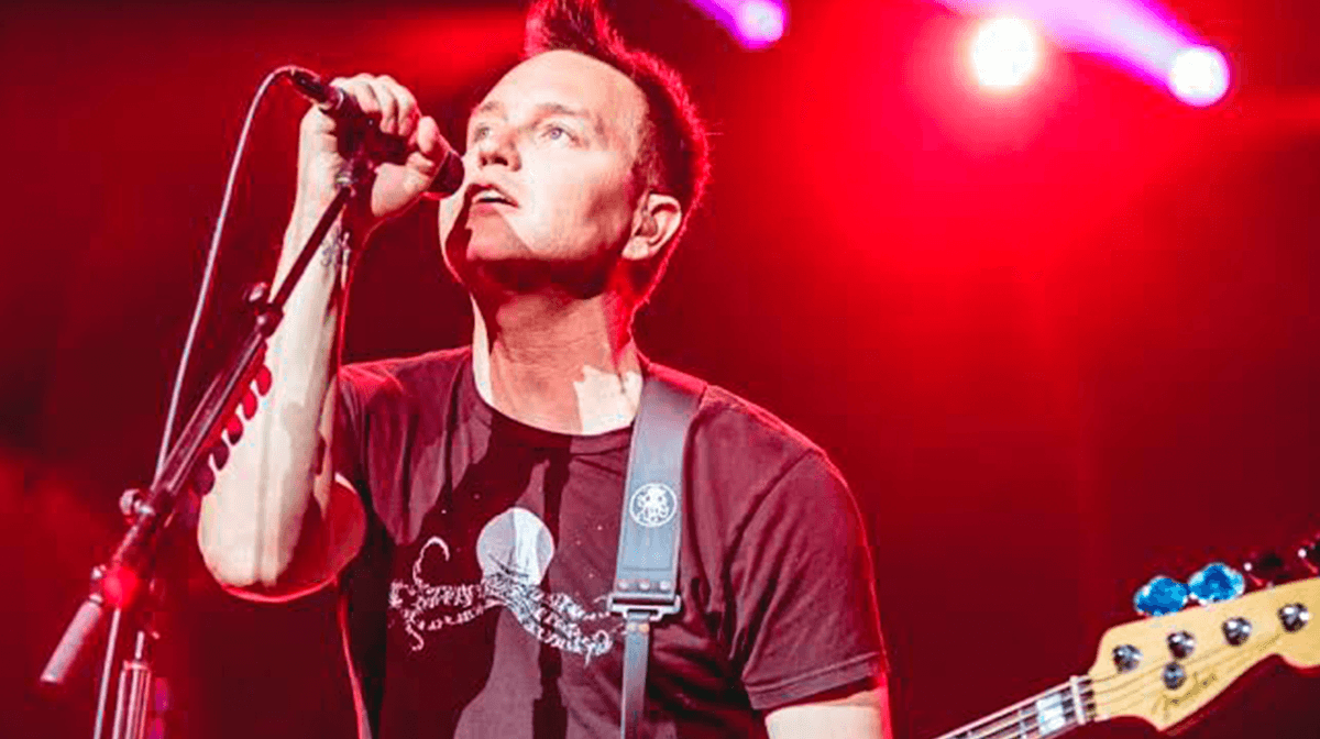 Mark Hoppus de Blink-182 revela que padece bronquitis