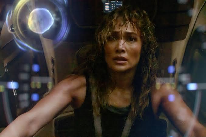 De qué trata “Atlas”, la nueva película de Jennifer Lopez