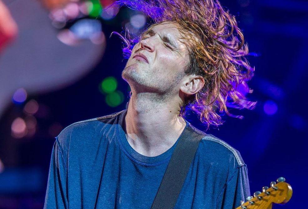 Josh Klinghoffer, ex guitarrista de Red Hot Chili Peppers, es acusado de homicidio