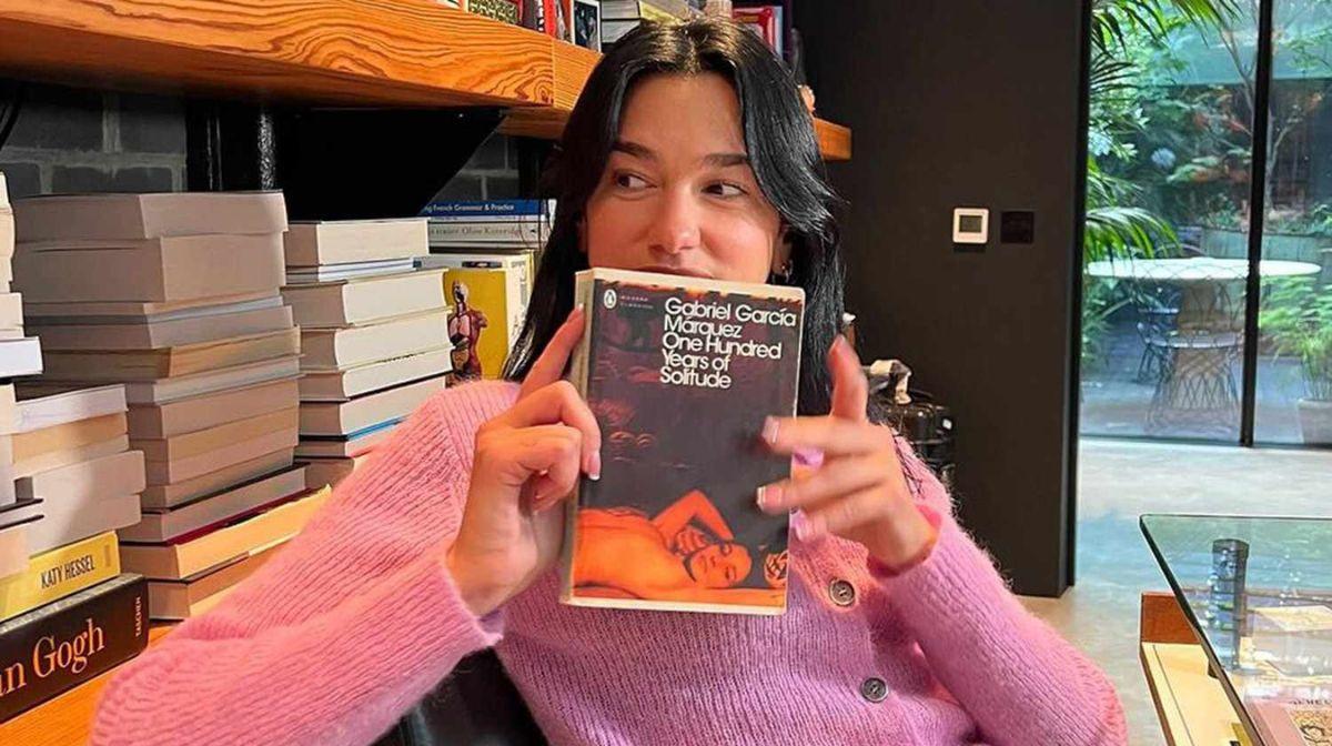 El club de lectura de Dua Lipa: estos son todos los libros que ha recomendado (¿has leído alguno?)