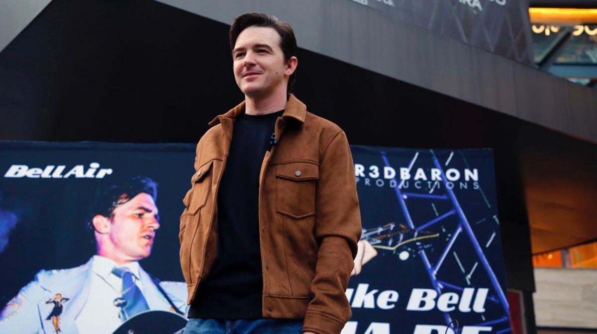 ENTREVISTA: Drake Bell nos cuenta todo lo que debes de saber de su nuevo disco “Non-Stop Flight”