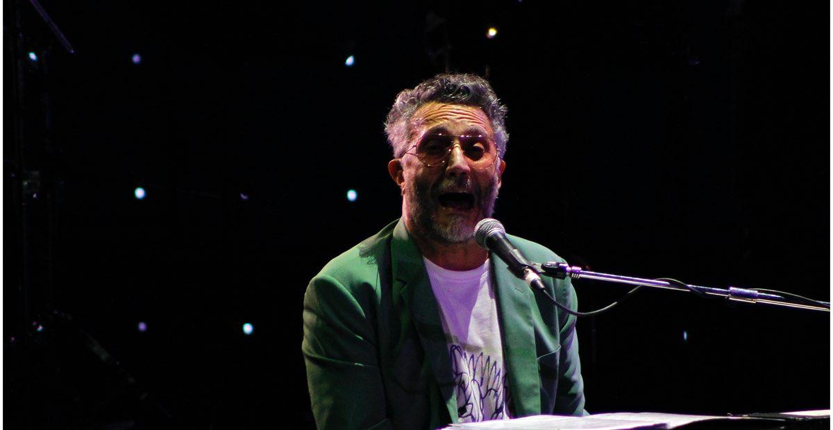 Fito Páez no viene solo: ¿quiénes tocarán con el cantante argentino en el concierto gratuito del Zócalo de la CDMX?